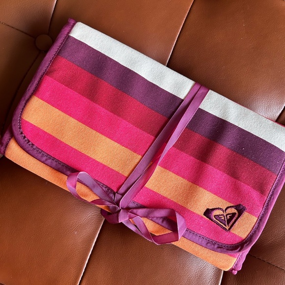 NWT ROXY TOILETRY TRAVEL BAG - Roomy & Multiple Pockets 🟣🟤🟠🟡 - Picture 4 of 8